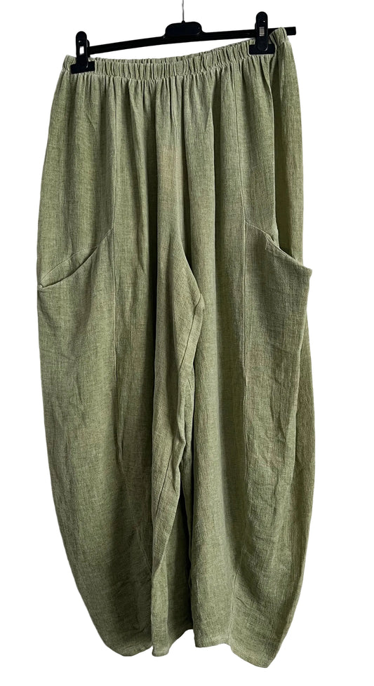 Teabag style olive green trousers with pockets 