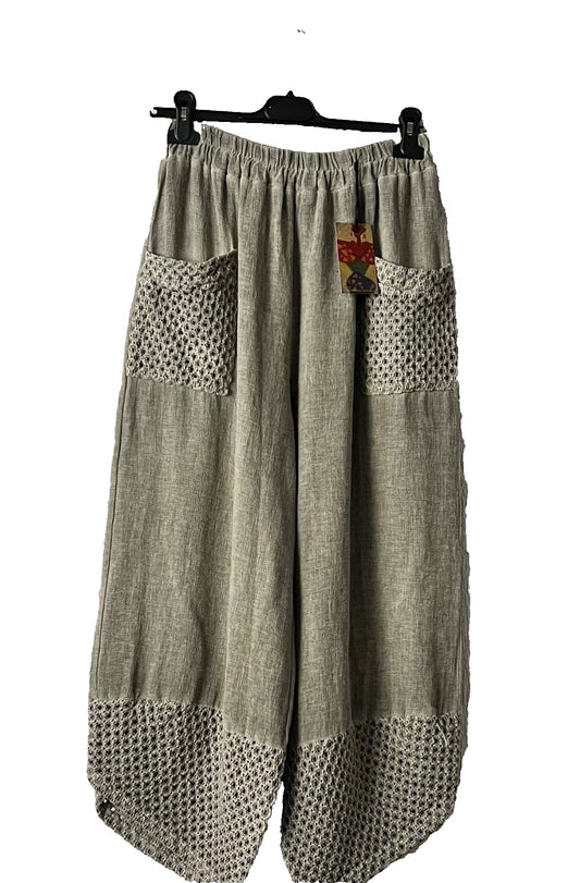 Women's pale khaki Trousers with pockets